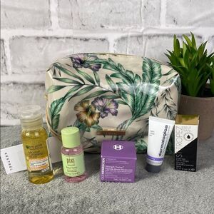 Kestral Cosmetic Bag with Sample Skincare Set
